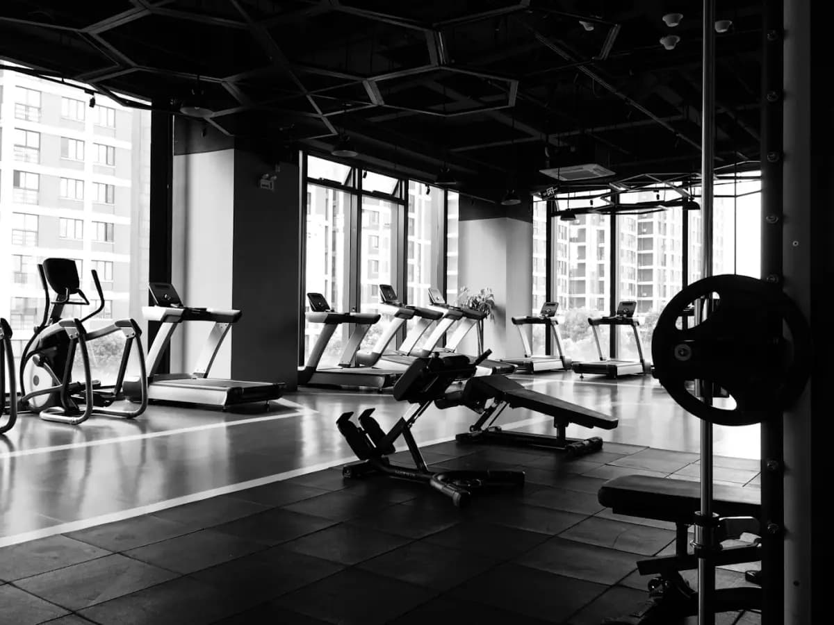 Interior de una instalación deportiva de uso colectivo